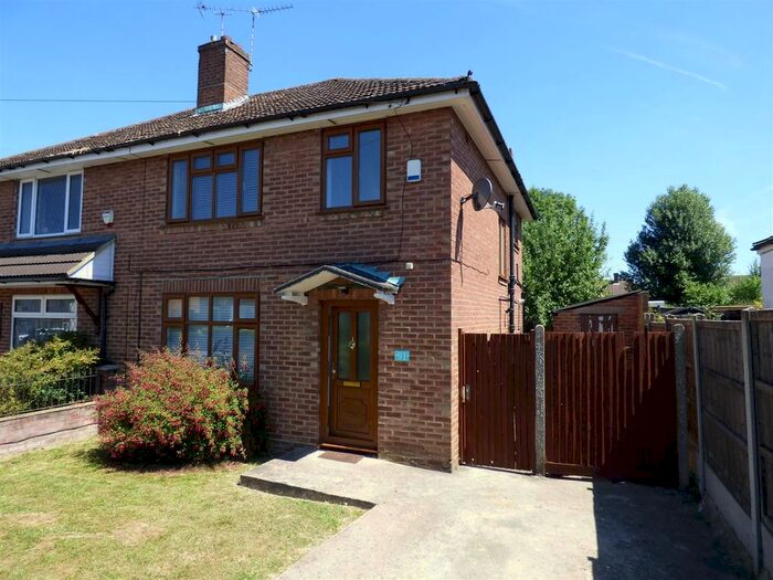 3 Bedroom Property To Rent In Featherstone Gardens, Borehamwood, WD6