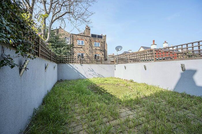 2 Bedroom Flat To Rent In Portnall Road, Maida Vale, London, W9