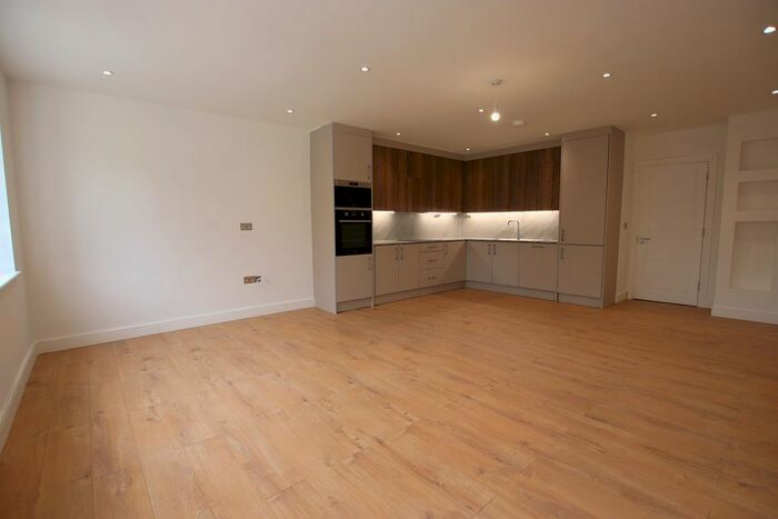 1 Bedroom Flat To Rent In Purley Rise, Purley, CR8