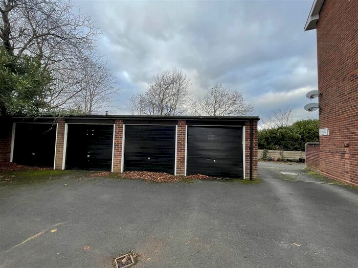 2 Bedroom Flat To Rent In College Road, Stourbridge, DY8