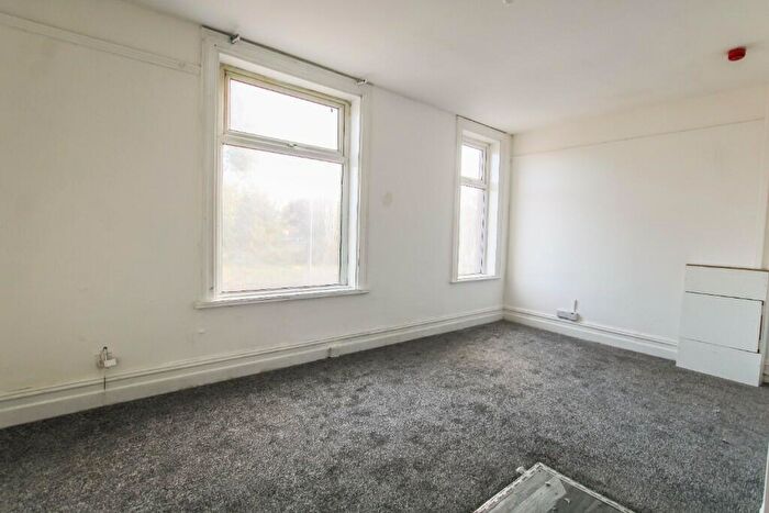 1 Bedroom Flat To Rent In Bromwich Street, Bolton, Greater Manchester, BL2