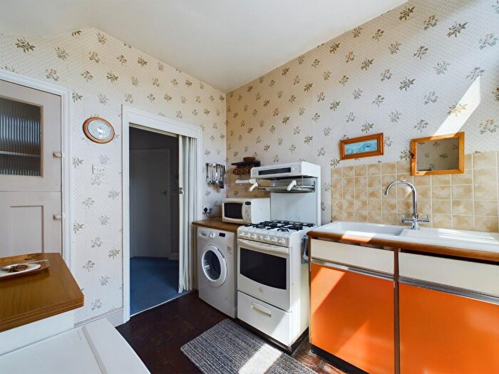 3 Bedroom Terraced House For Sale In Balmoral Road, Kingsthorpe, Northampton, NN2