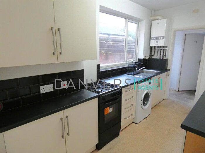4 Bedroom Terraced House To Rent In Rydal Street, Leicester, LE2