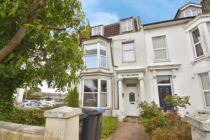 2 Bedroom Flat For Sale In Godwin Road, Margate, Kent, CT9