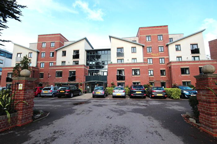 1 Bedroom Apartment For Sale In Poole Road, Bournemouth, BH2