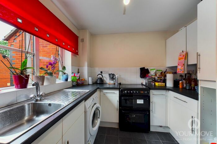 1 Bedroom Flat To Rent In Osborne Road, Northampton, NN2