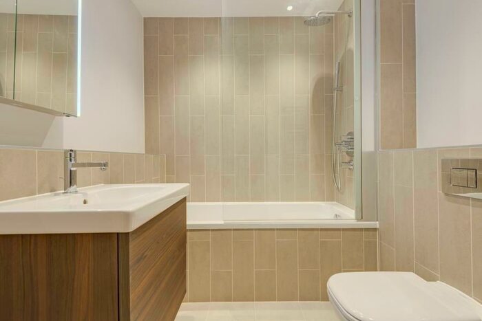 2 Bedroom Flat To Rent In Camden High Street, Camden, NW1