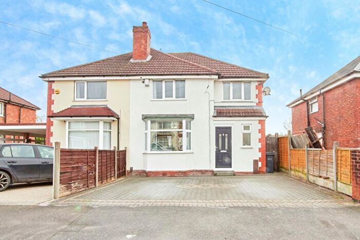 3 Bedroom Semi Detached House For Sale In Plymouth Road, Kings Norton, Birmingham, West Midlands, B30