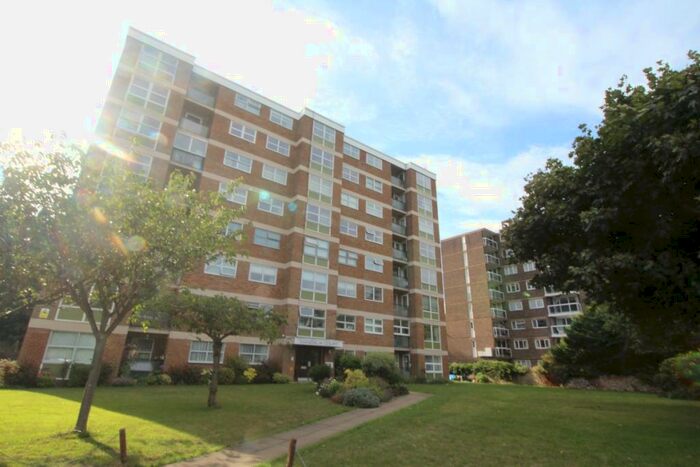 2 Bedroom Flat To Rent In London Road, Patcham, Brighton, BN1