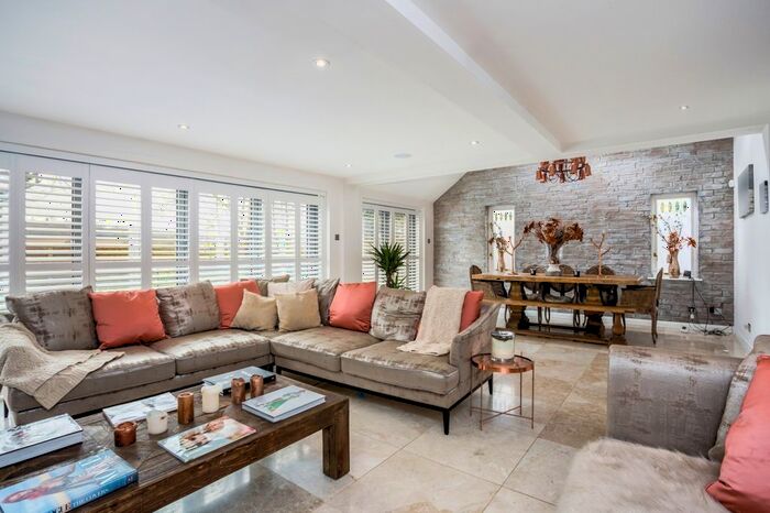 4 Bedroom Detached House To Rent In Temple, Marlow, SL7