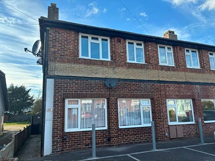 2 Bedroom Flat For Sale In Hillfield Road, Selsey, PO20