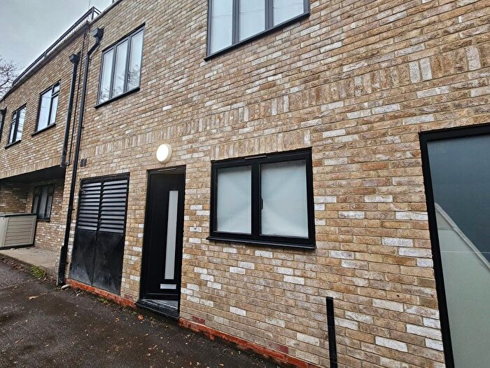 1 Bedroom Flat To Rent In Sprowston Mews, London, E7