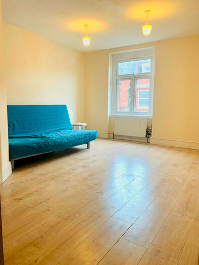 1 Bedroom Flat To Rent In Mare Street, Hackney, E8