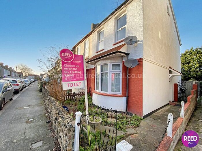 Studio To Rent In Wellington Avenue, Westcliff On Sea, SS0