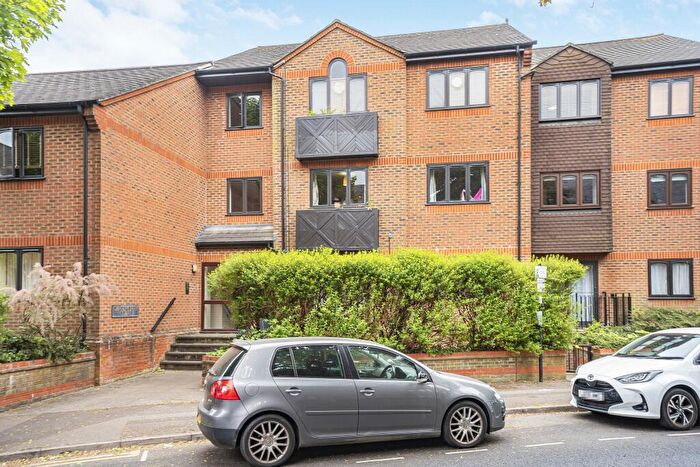 1 Bedroom Flat For Sale In Chatsworth Court, Granville Road, St. Albans, Hertfordshire, AL1