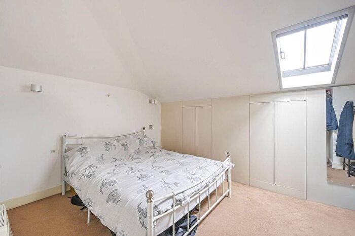 3 Bedroom Flat For Sale In Bow Road, Bow, London, E3