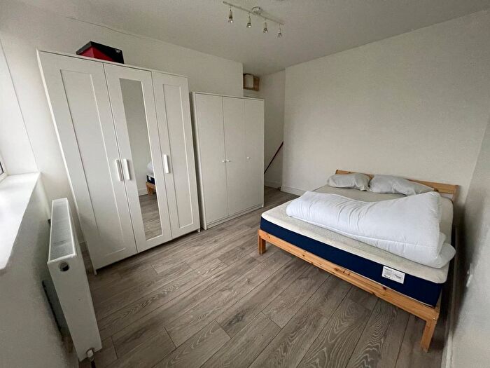 Studio To Rent In Farndale Avenue, Palmers Green, N13