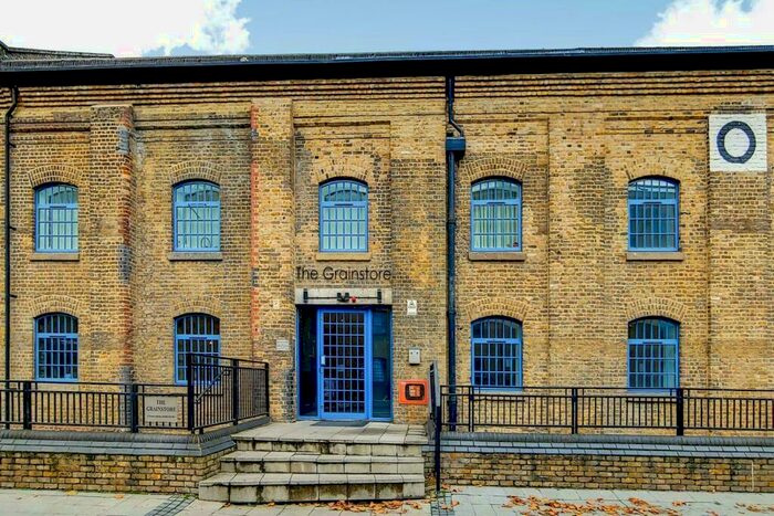 1 Bedroom Flat To Rent In The Grainstore, Westerm Gateway, Royal Victoria Docks, ExCel, London, E16