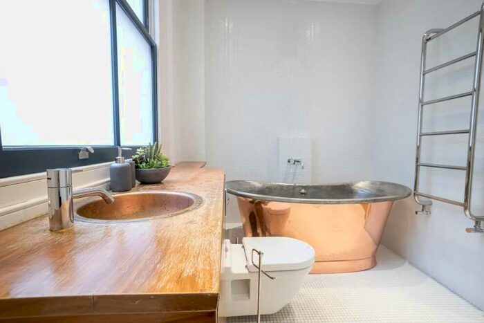 4 Bedroom Town House To Rent In New Street, London, EC2M