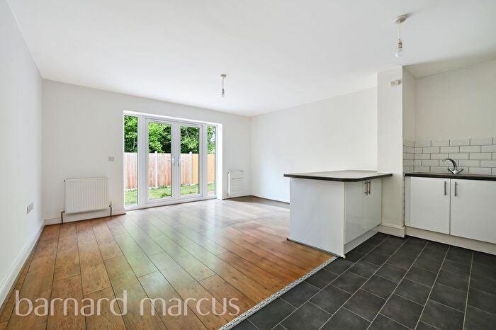 2 Bedroom Flat To Rent In Fayland Avenue, Streatham, SW16