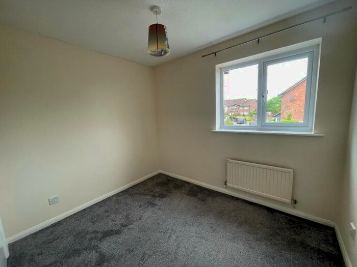 2 Bedroom Terraced House For Sale In Chatfield Drive, Guildford, GU4