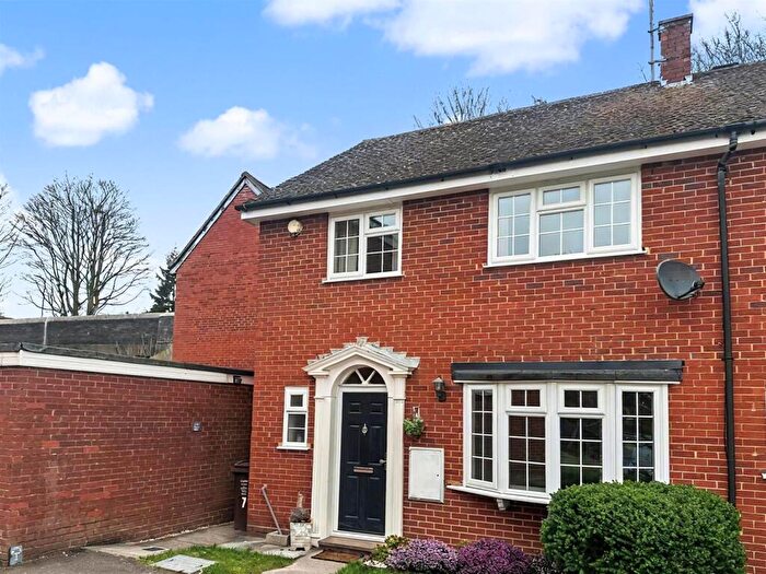 3 Bedroom Terraced House For Sale In Sefton Close, St. Albans, AL1