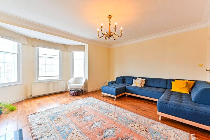 5 Bedroom Flat For Sale In Malvern Court, Onslow Square, South Kensington, London, SW7