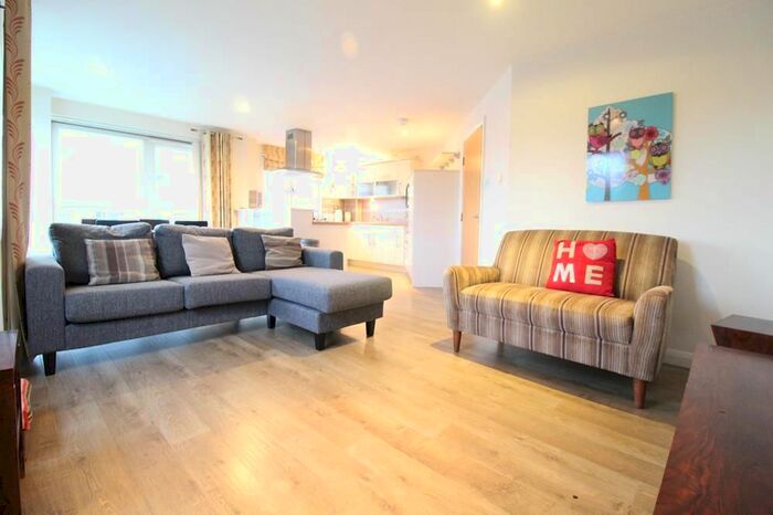 2 Bedroom Flat To Rent In Queens Highlands, Second Floor, AB15