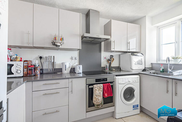 1 Bedroom Apartment To Rent In Brendon Grove, East Finchley, London, N2