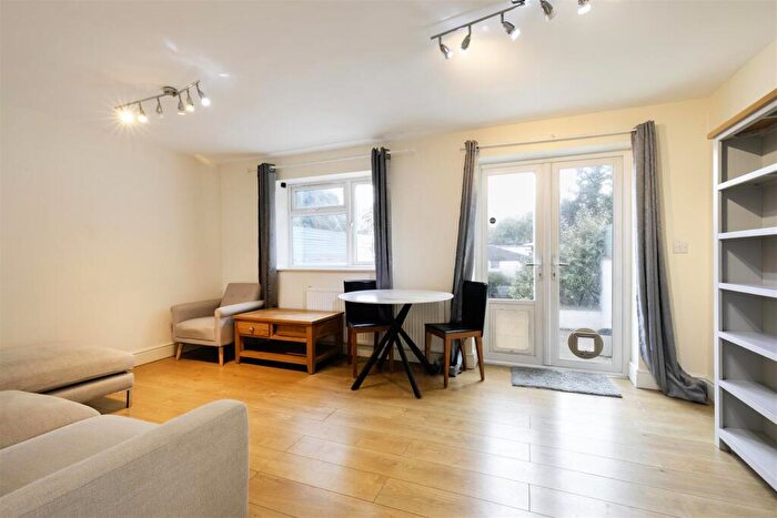 5 Bedroom Terraced House To Rent In Hale Grove Gardens, London, NW7