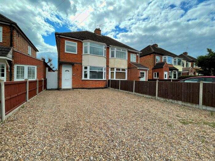 3 Bedroom House To Rent In Oadby Road, Wigston, LE18