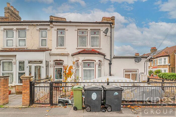 6 Bedroom End Terrace House For Sale In Westbury Road, London, E17