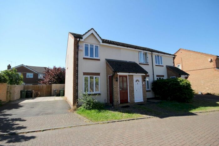 2 Bedroom Semi-Detached House To Rent In Beaulieu Mews, Didcot, Oxfordshire, OX11