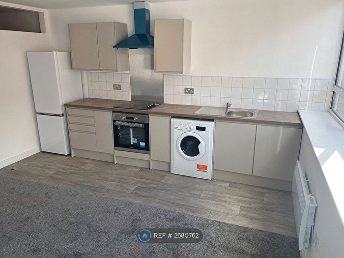 1 Bedroom Flat To Rent In Church Street, Mansfield, NG18