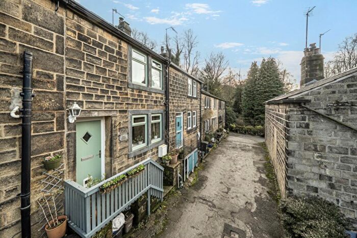 2 Bedroom Cottage For Sale In Twist Clough, Hebden Bridge, West Yorkshire, HX7