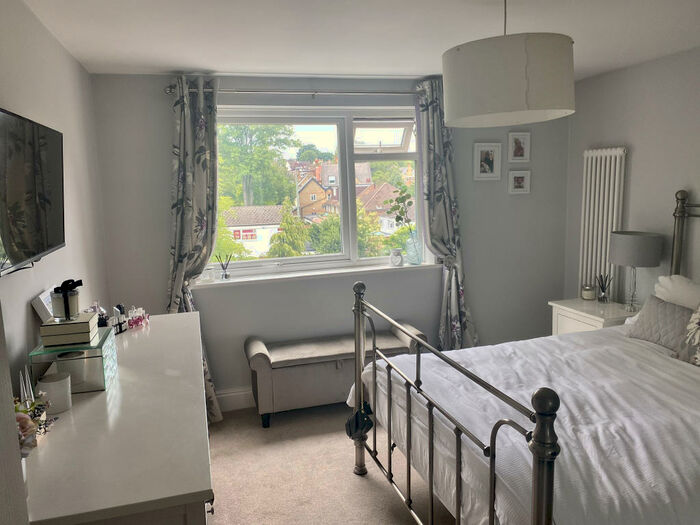 1 Bedroom Flat To Rent In Everglades, Bromley, BR2