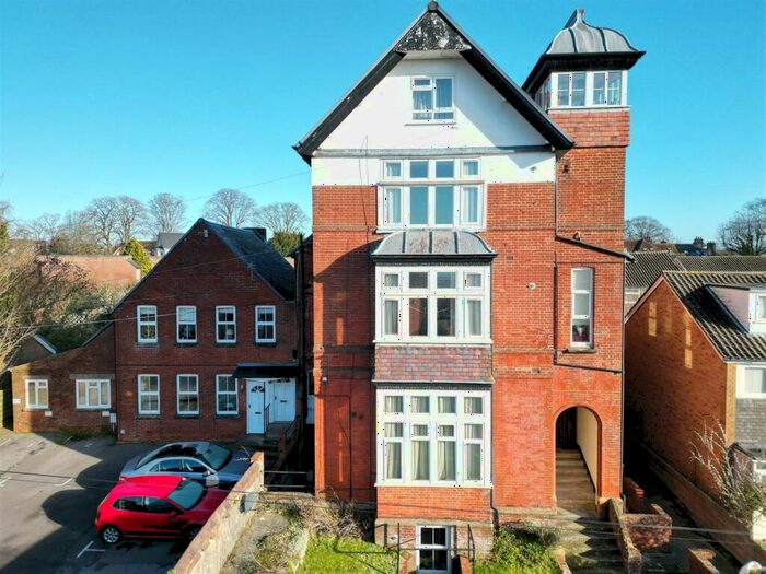 1 Bedroom Flat To Rent In Fowlers Road, Salisbury, SP1