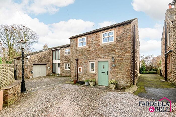 3 Bedroom Barn Conversion For Sale In Tunstill Fold, Fence, BB12