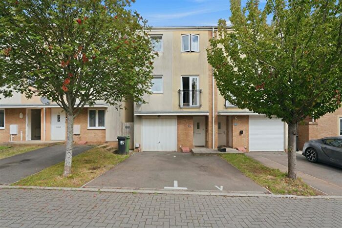 4 Bedroom Town House For Sale In Syms Avenue, Frampton Cotterell, Bristol, BS36
