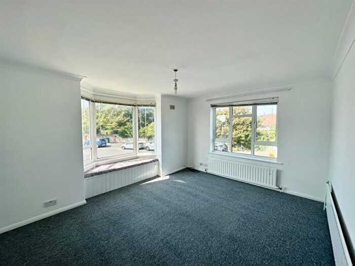 2 Bedroom Flat To Rent In Connaught Road, Seaford, BN25
