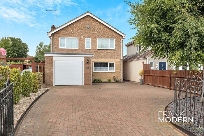 4 Bedroom Detached House For Sale In Peterborough Road, Farcet, PE7