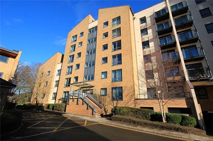2 Bedroom Apartment To Rent In Woking, GU21