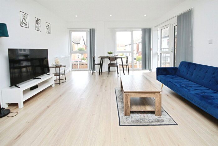 2 Bedroom Flat To Rent In High Road, Chadwell Heath, RM6