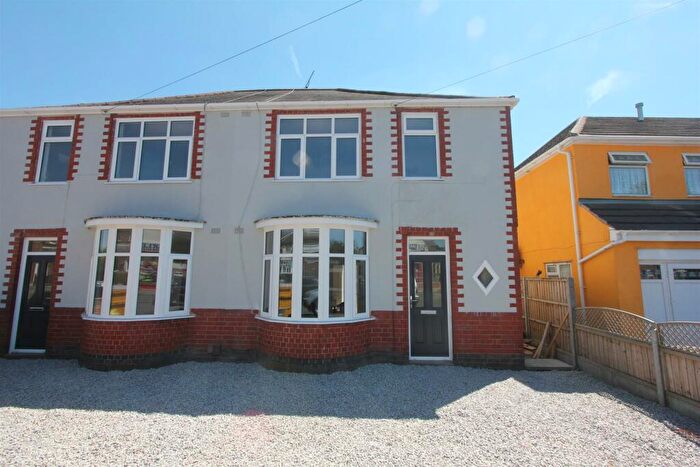 3 Bedroom Semi-Detached House To Rent In Forest Road, Hinckley, Leicestershire, LE10