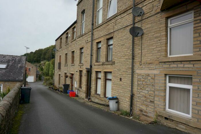 2 Bedroom Terraced House To Rent In Wakefield Road, Sowerby Bridge, HX6