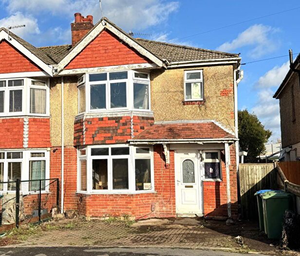 3 Bedroom Semi Detached House For Sale In Laundry Road, Southampton, SO16