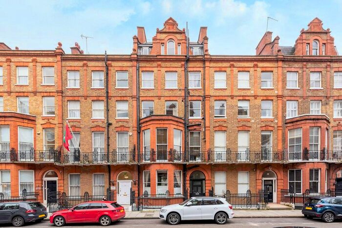 3 Bedroom Flat To Rent In Nottingham Place, Marylebone, London, W1U