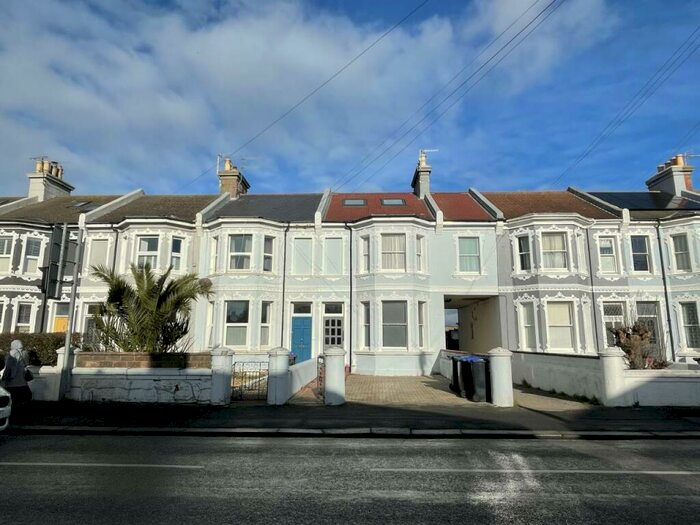 Studio To Rent In Lyndhurst Road, Worthing, West Sussex, BN11
