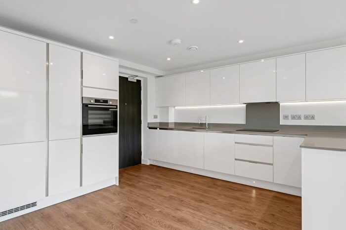 2 Bedroom Flat To Rent In Wilford Lane, West Bridgford, NG2