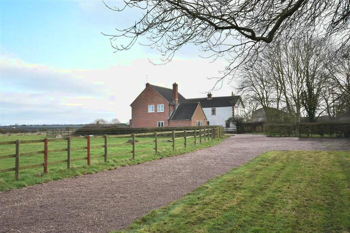 3 Bedroom Detached House For Sale In Doddington Lane, Claypole, Newark, NG23